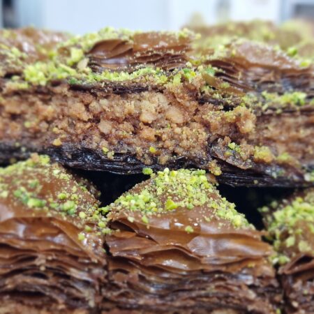 Baklawa de nueces, canela y cacao