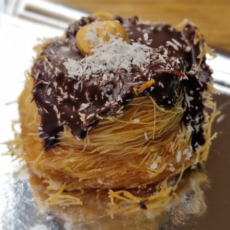 Nido de chocolate negro con avellana