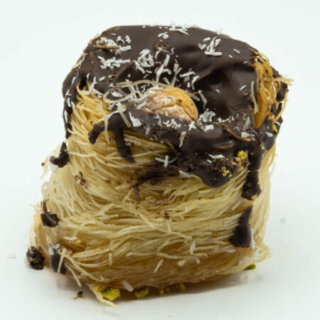 Nido de chocolate negro con avellana